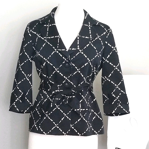 Halogen Jackets & Blazers - Halogen 3/4 Sleeve Belted Jacket.